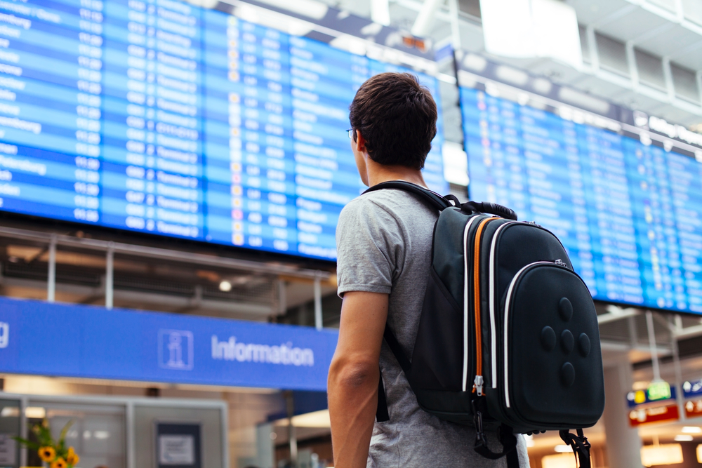 How to easily track your flight delays and cancellations?